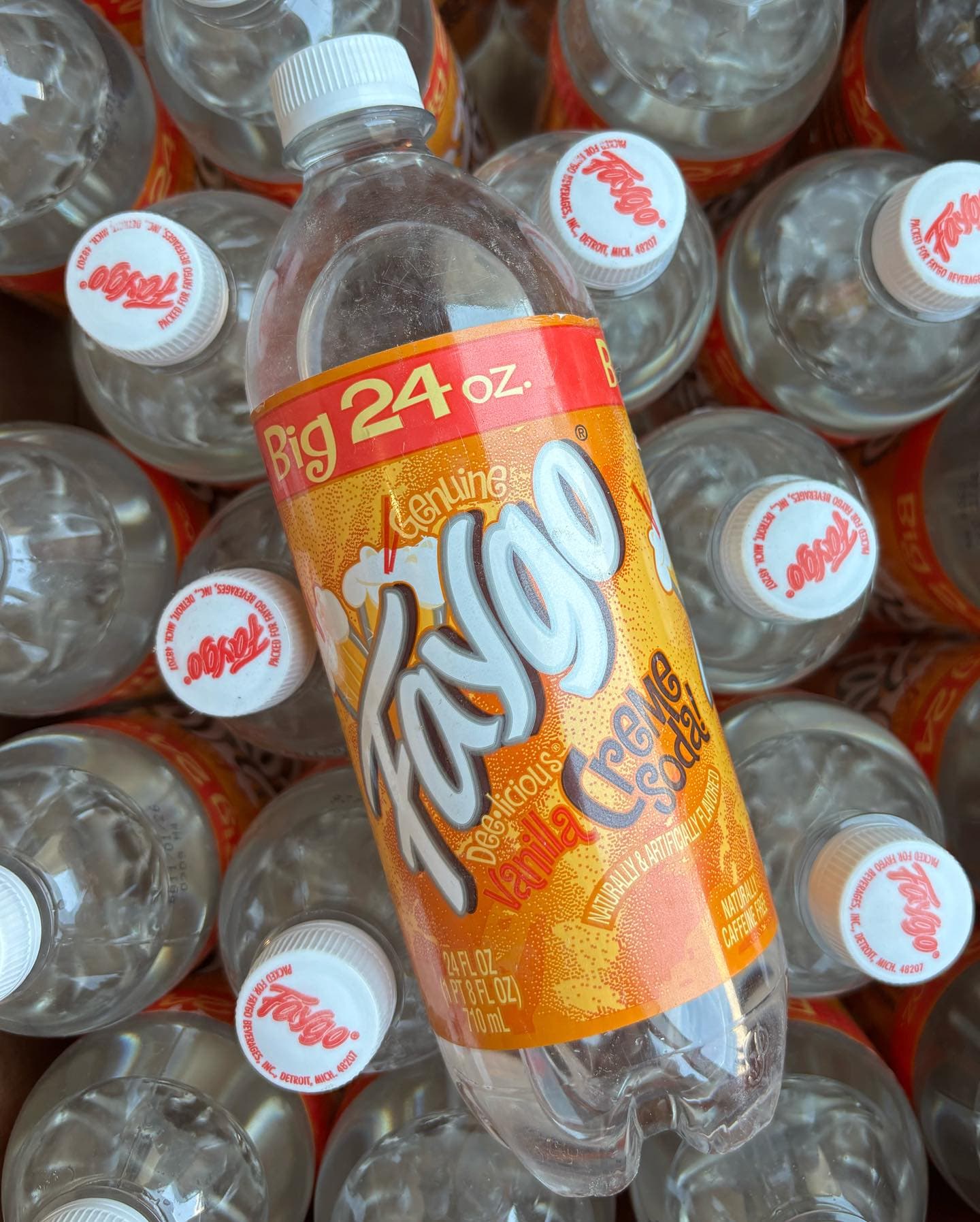 Bouteille de Faygo Vanilla Cream Soda 710 ml à l'étiquette orange